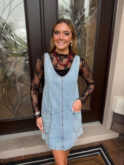 Delicate Touch Lace Top (Black)
